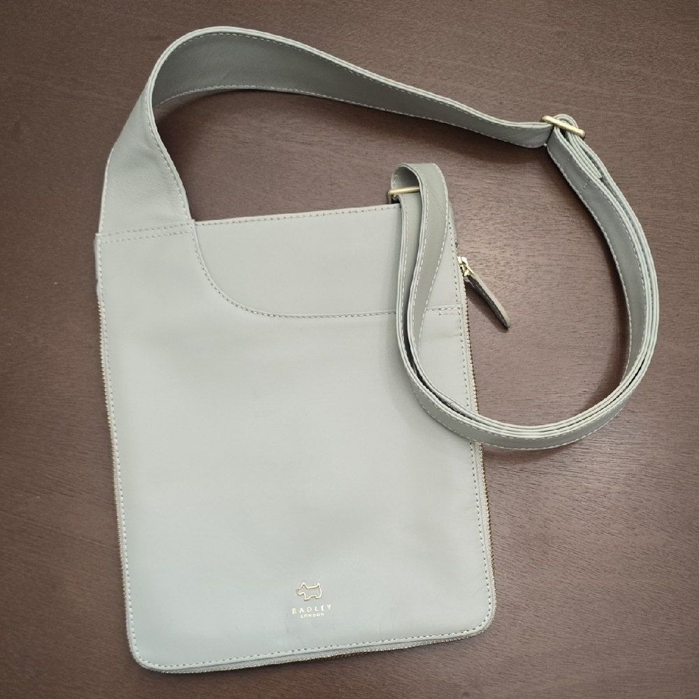 RADLEY London Crossbody Purse Gray Taupe Leather Zipper Pockets